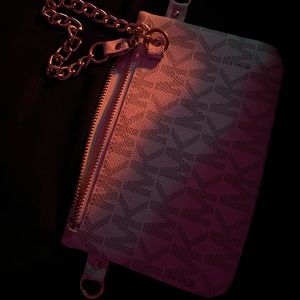 MICHAEL KORS WRISTLET